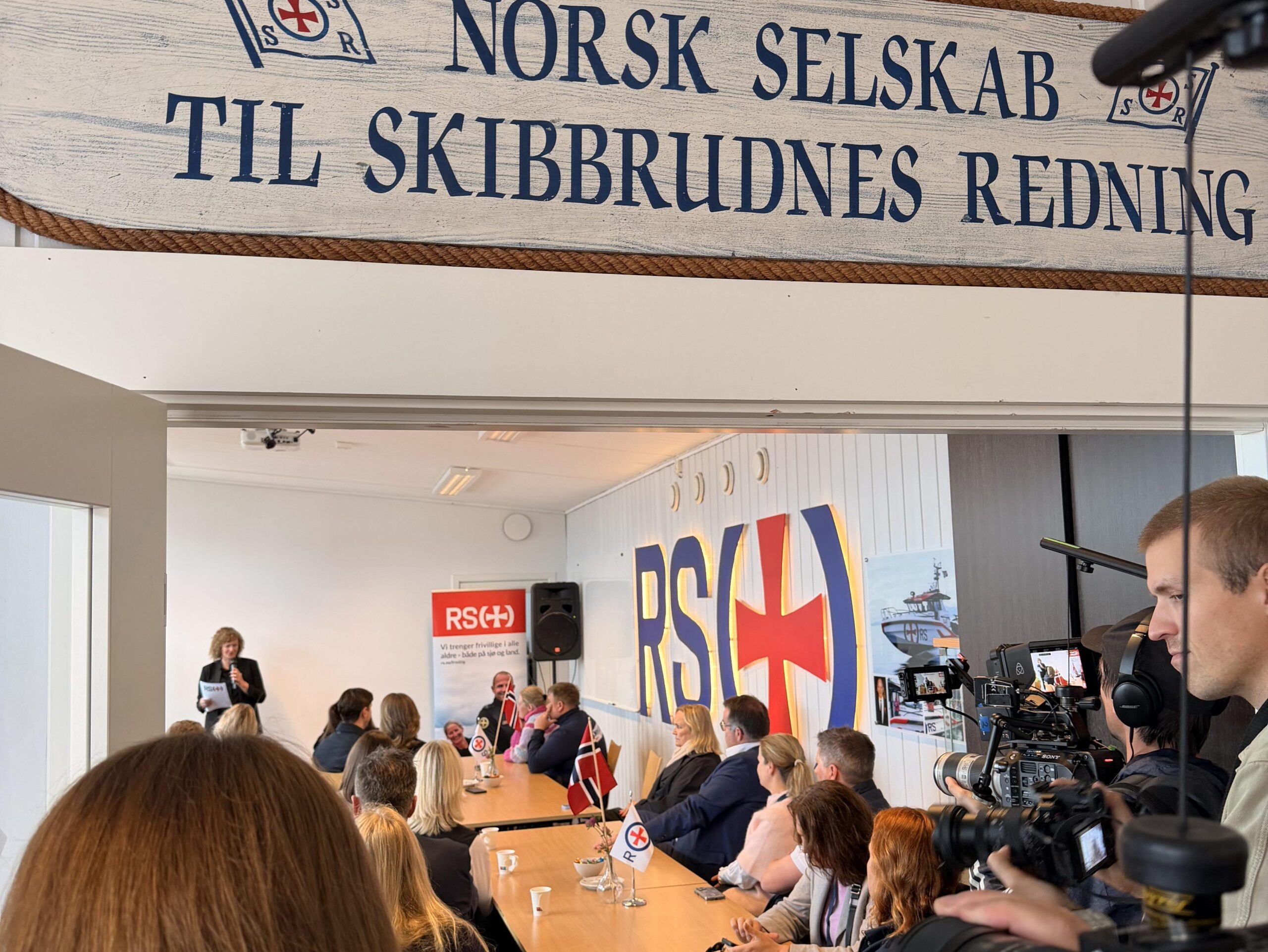 Press and media covering Nor-Fishing.